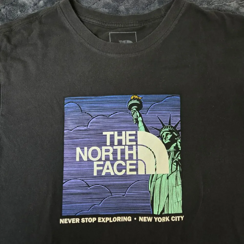 The North Face New York T-Shirt Statue of Liberty Logo Poly Blend - Size M